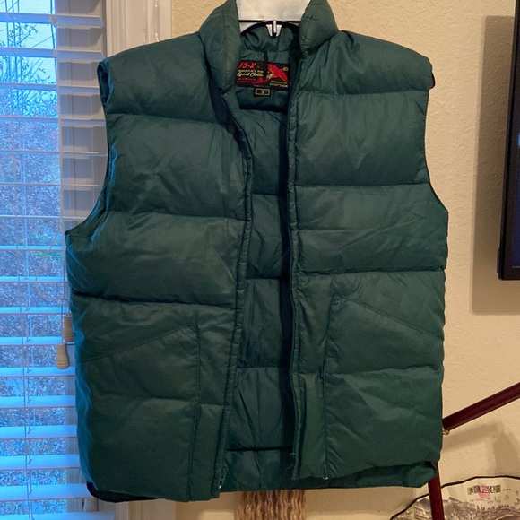 Forest Green Puffer Vest - Picture 1 of 3